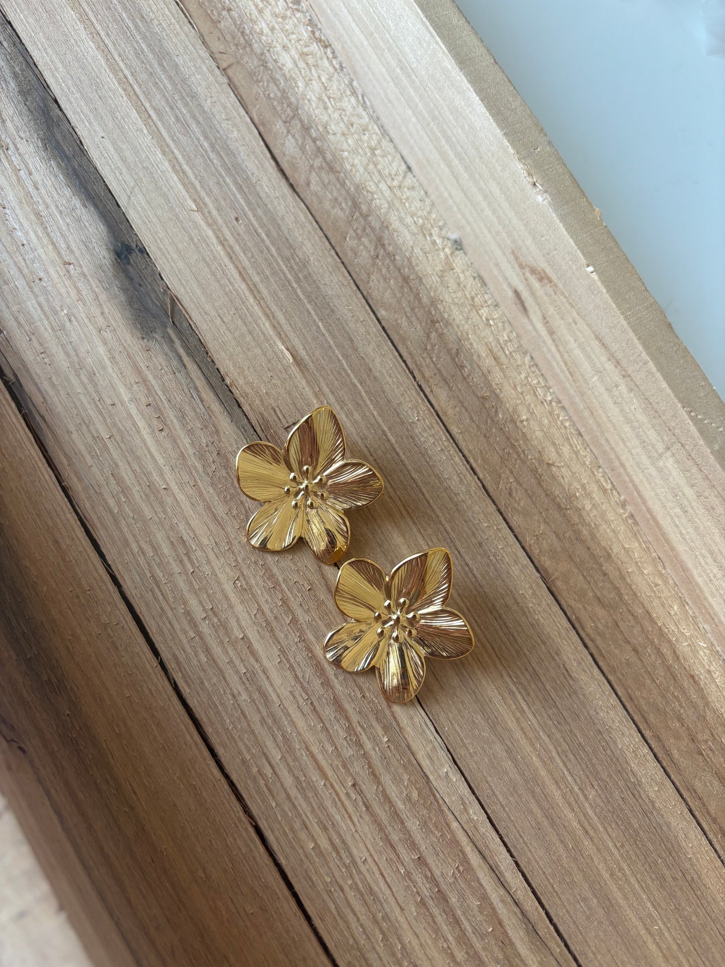 Big flower earrings