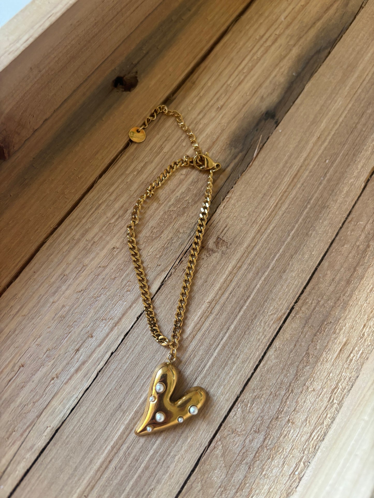 Golden heart bracelet