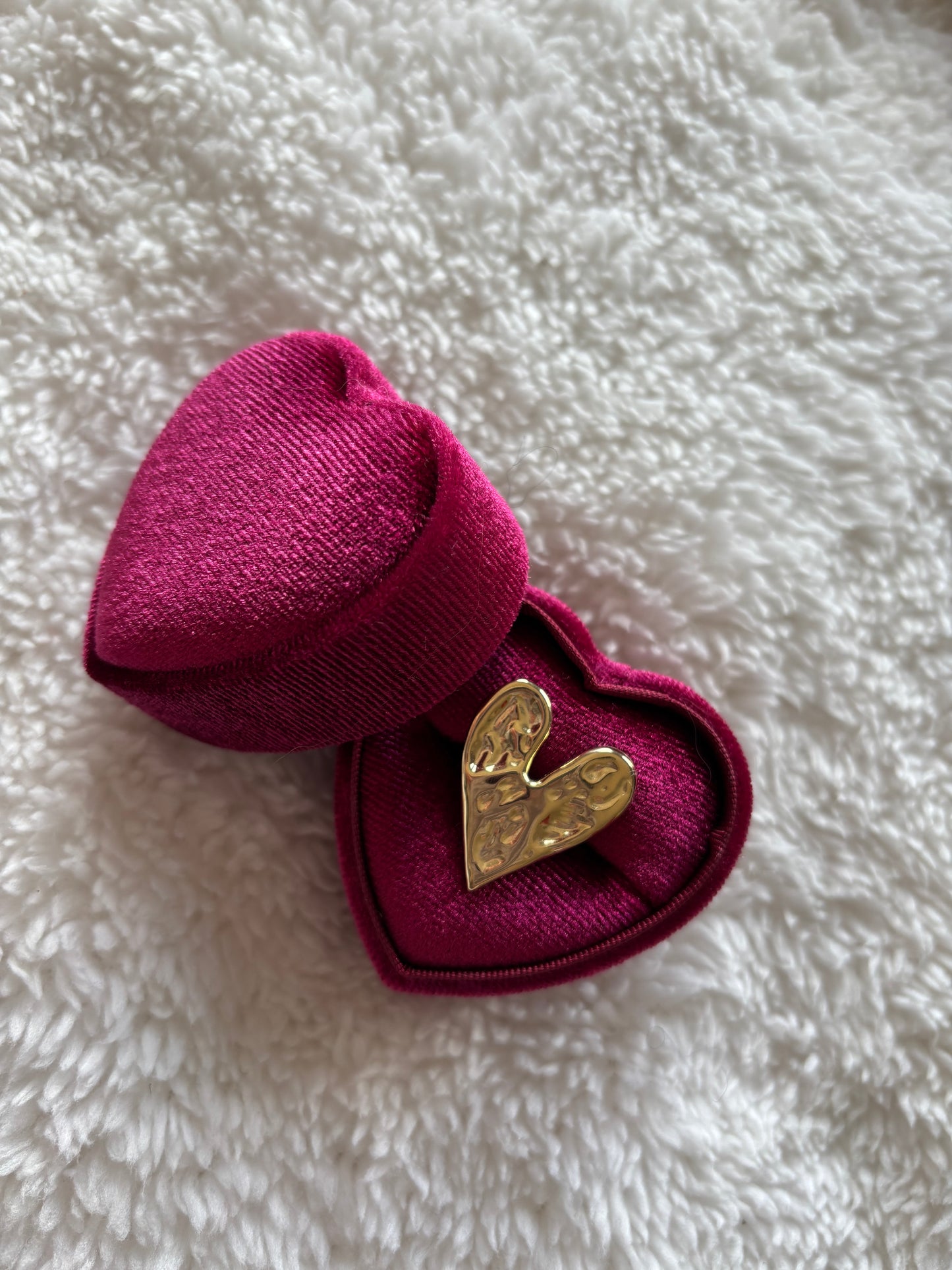 Lovely golden ring
