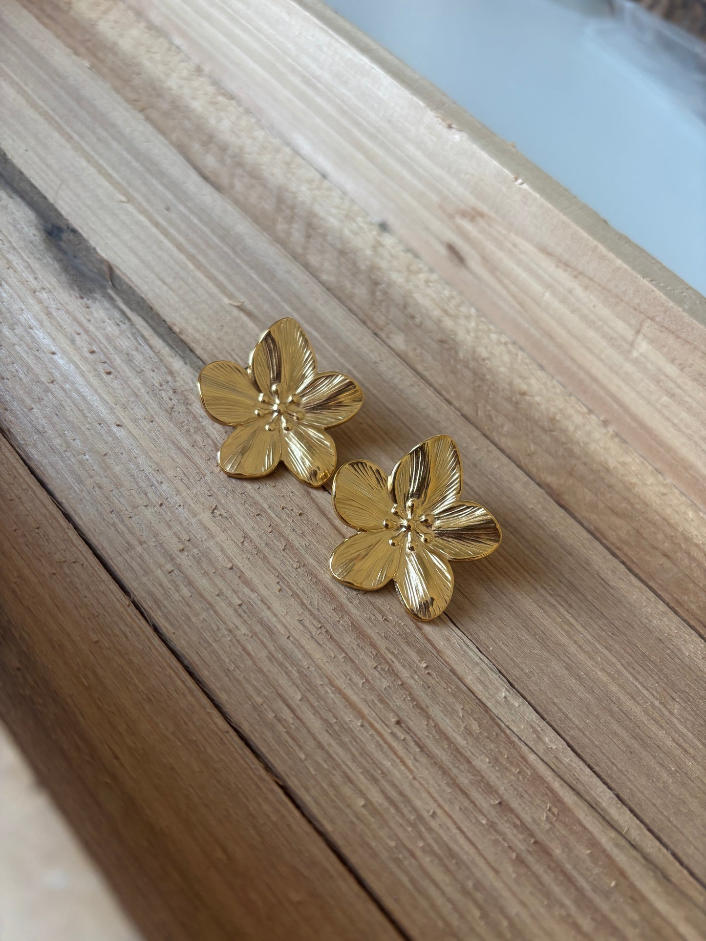 Big flower earrings