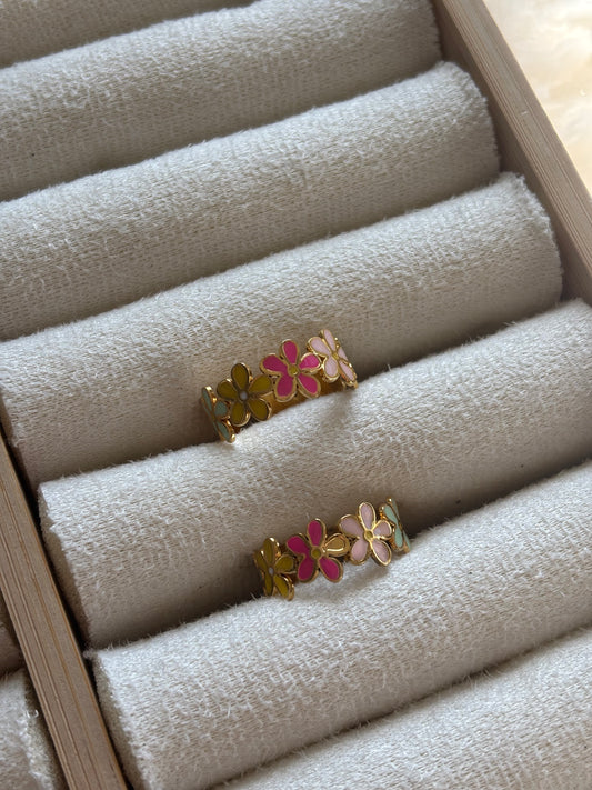Colorful bloomy ring gold