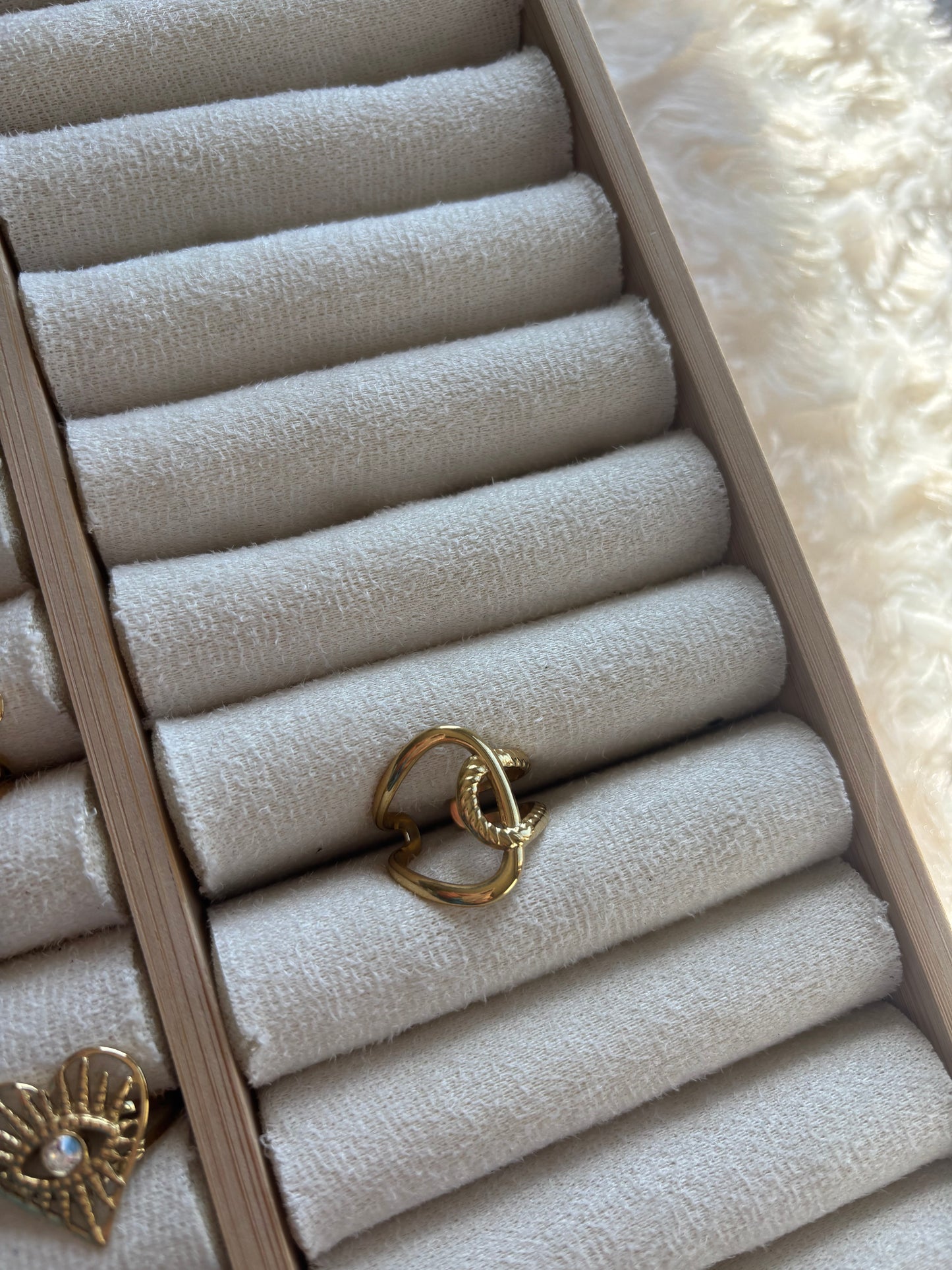 Swirl ring gold