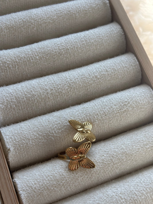 Butterfly ring gold