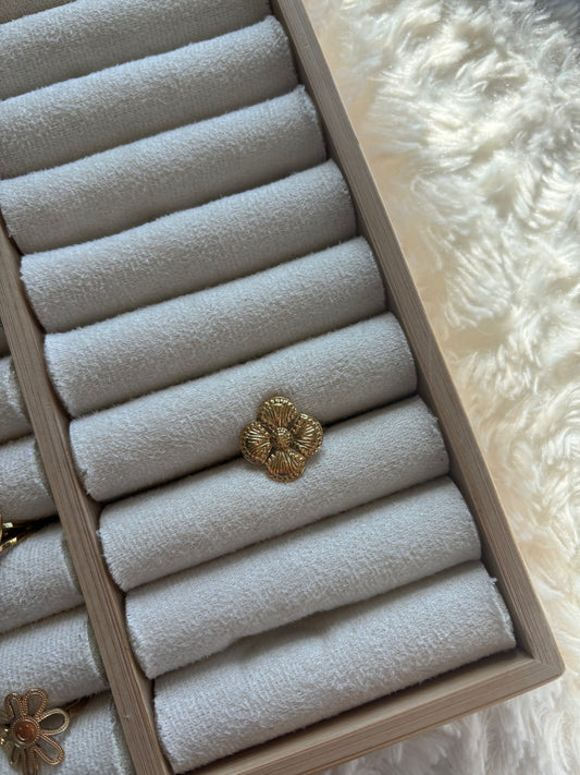 Flowery ring gold