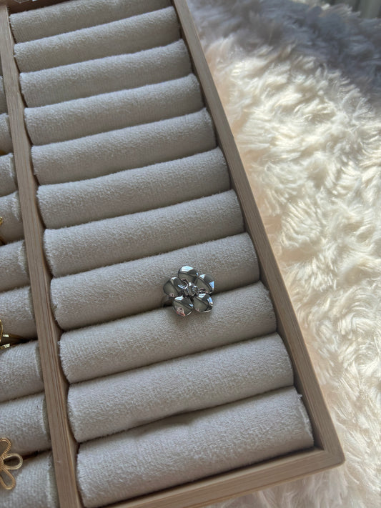 Bloom silver ring