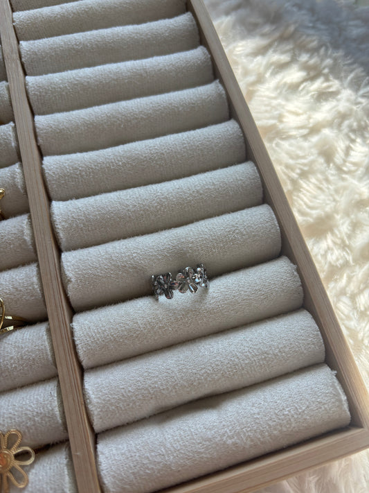 Flower pearl ring silver